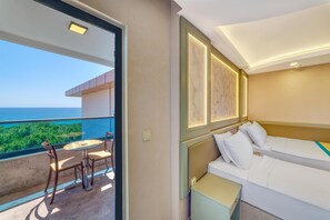 Minibar, safe på rommet, skrivebord og barnesenger (inkludert)