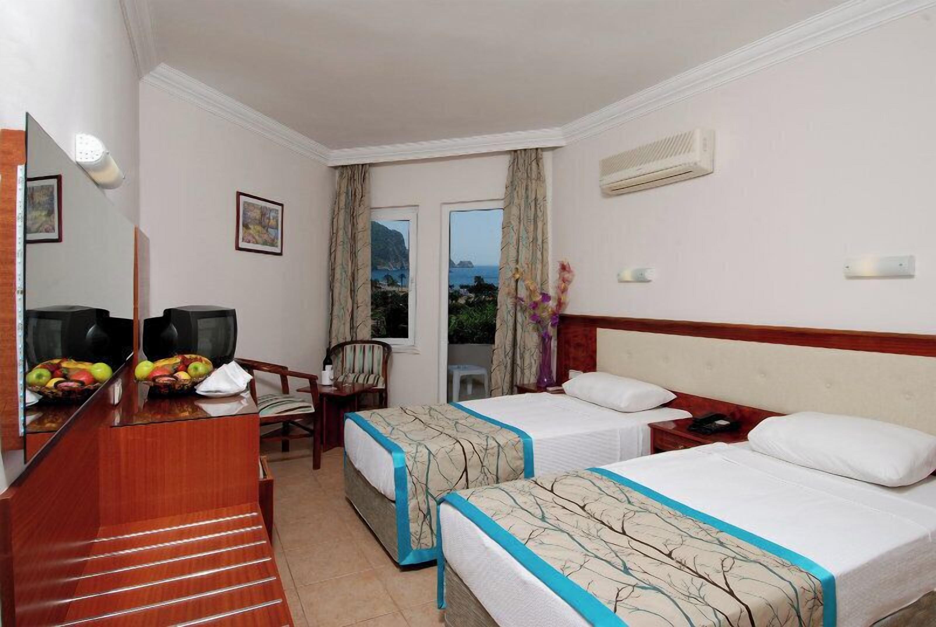 Minibar, in-room safe, desk, free cots/infant beds