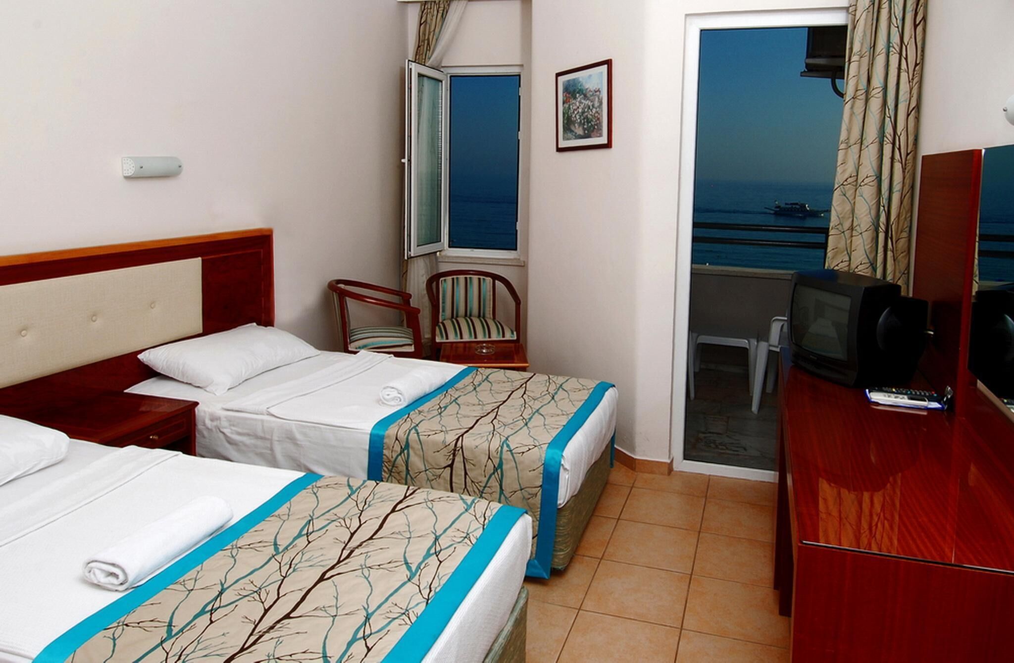 Minibar, in-room safe, desk, free cots/infant beds