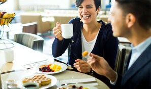 Tägliches inbegriffenes Frühstücksbuffet