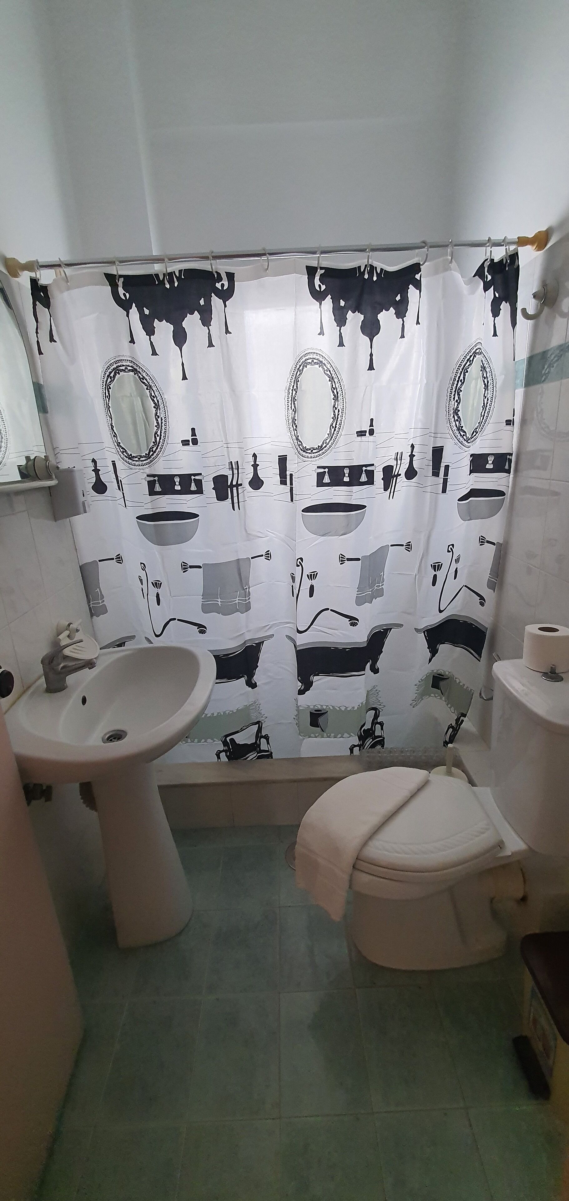 triple room, sea view | bathroom | shower, free toiletries, towels