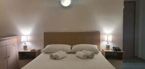 Double or Twin Room, Sea View | In-room safe, rollaway beds, free WiFi, bed sheets - Artemis Hotel (Eretria)