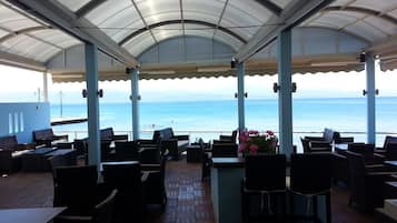 Bar (en la propiedad)