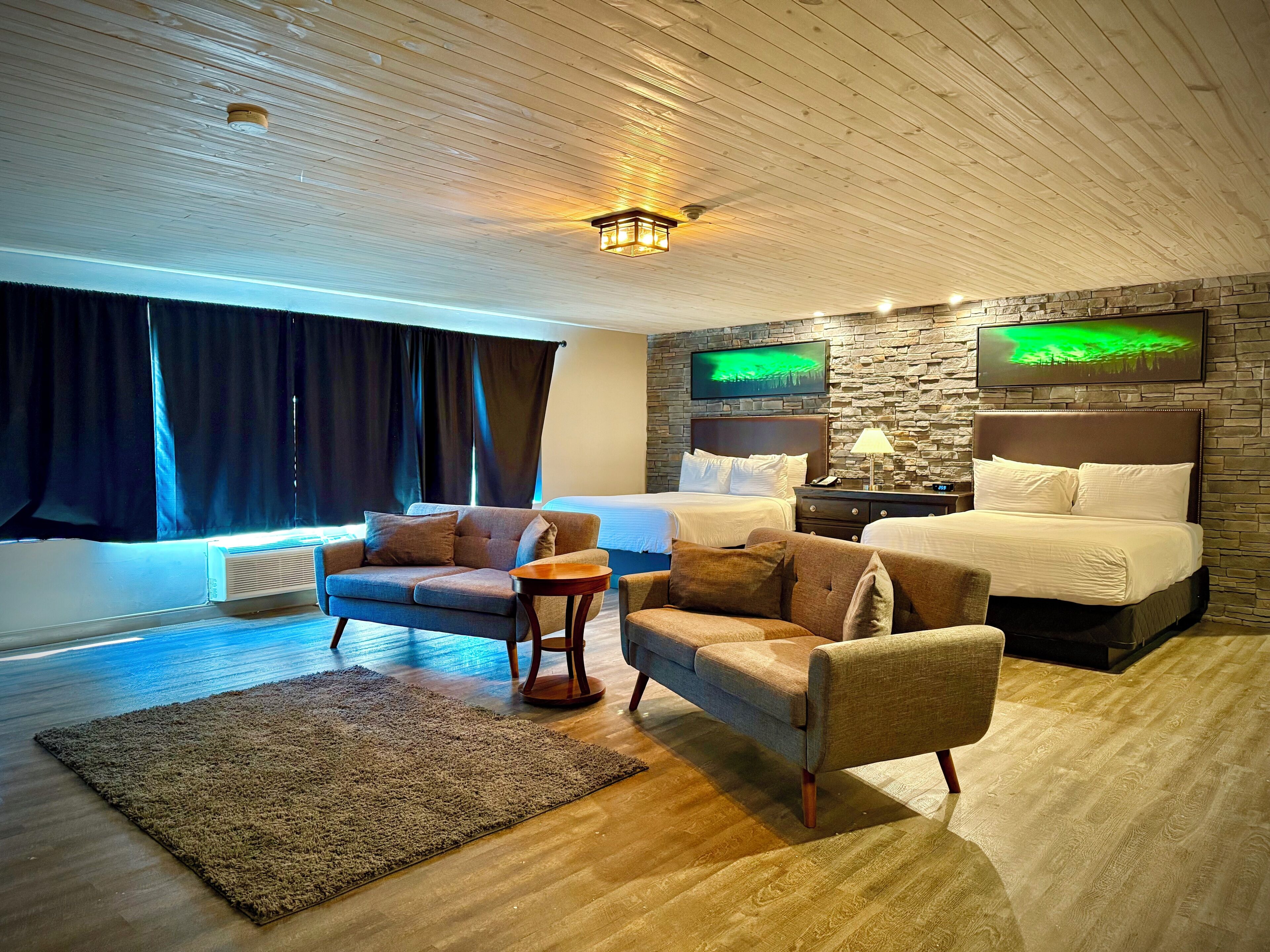 premium bedding, pillow-top beds, desk, free wifi