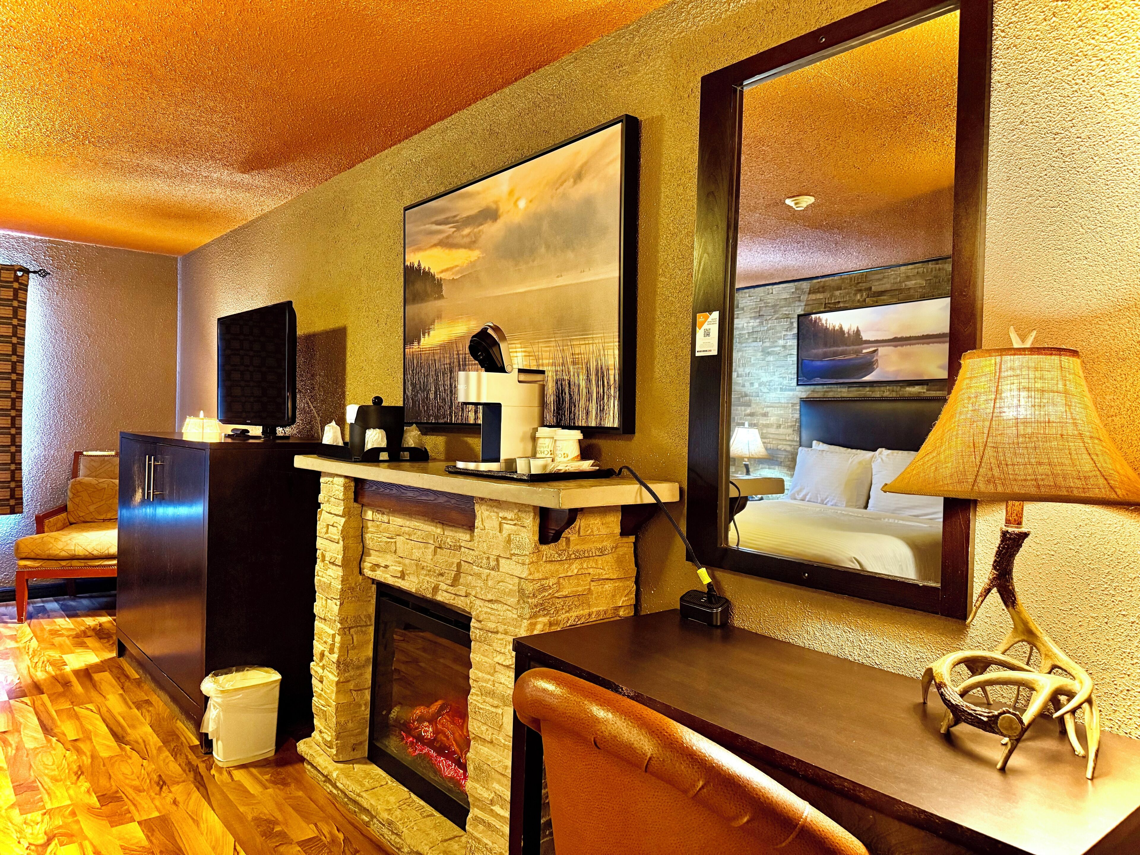 premium bedding, pillow-top beds, desk, free wifi