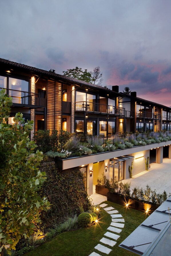 Front of property - evening/night