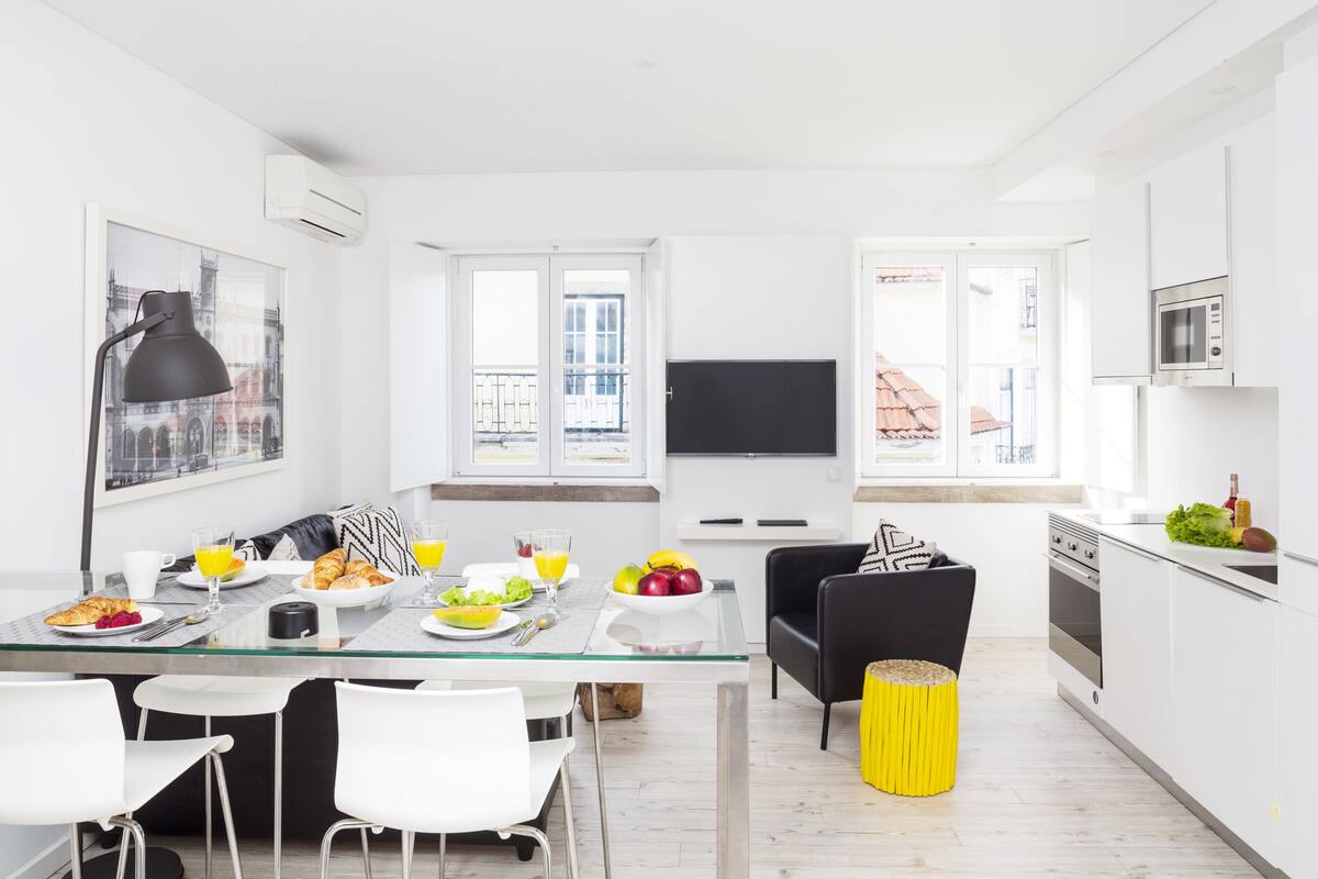 Apartment, 2 Bedrooms | 1 bedroom, in-room safe, soundproofing, iron/ironing board