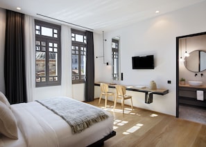 Quarto luxo, vista para a cidade | Roupas de cama premium, cofres nos quartos, individualmente decorados