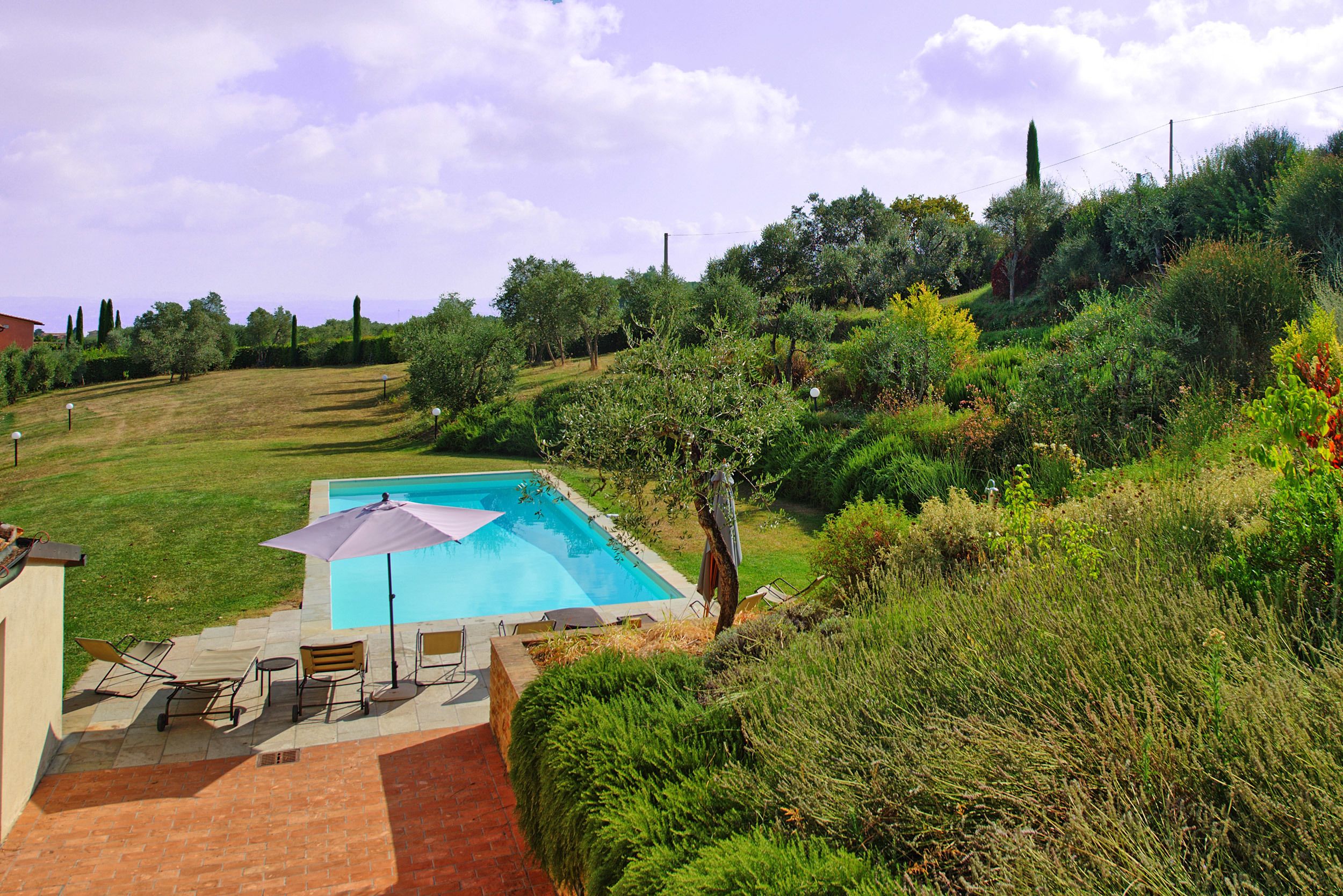Alberca al aire libre y alberca en la azotea