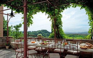 Tempat makan outdoor