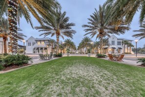 Exterior - Carillon Beach Inn by Vacasa (Panama City Beach)