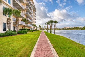 Exterior - Carillon Beach Inn by Vacasa (Panama City Beach)
