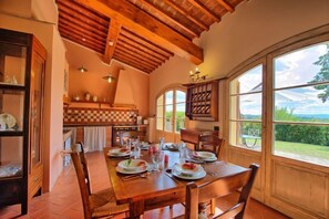 Panoramic Villa, 2 Bedrooms | In-room dining - Villa Riccardo (Montespertoli)