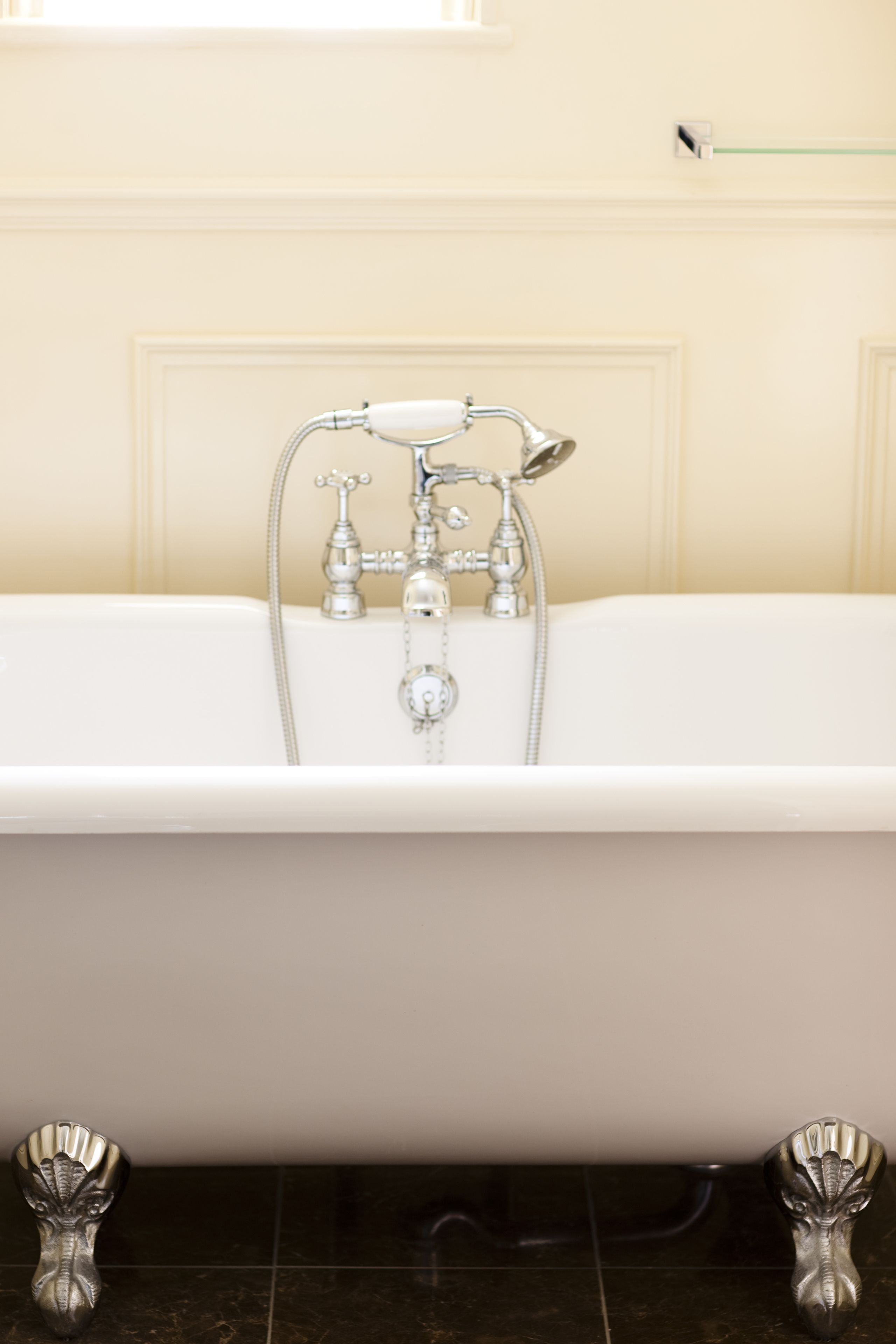 premier double room, garden view | deep-soaking bathtub