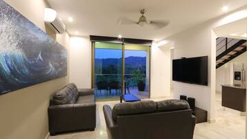 1 bedroom, premium bedding, pillowtop beds, in-room safe