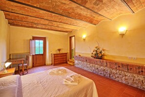 Apartment, 2 Schlafzimmer (Tenuta 3) | Laptopgeeigneter Arbeitsplatz, kostenlose Babybetten, Bettwäsche