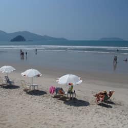 Trên bãi biển