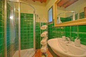 Villa, 3 Bedrooms, Private Pool (Casa Uscioli) | Bilik Mandi | Pancuran mandi, bidet 