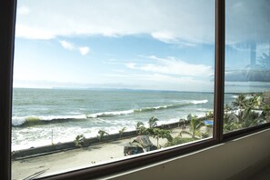 Romantic Single Room, 1 Bedroom, Non Smoking, Beachfront | Premium bedding, rollaway beds, free WiFi