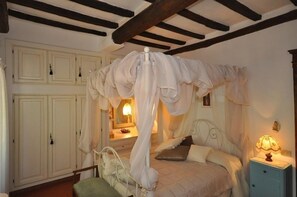 Villa, 4 Schlafzimmer (Villa Caterina) | 4 Schlafzimmer, Bügeleisen/Bügelbrett, Zustellbetten, kostenloses WLAN