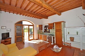 Apartment, 1 Bedroom (Talamone 3) | Private kitchen | Fridge, stovetop