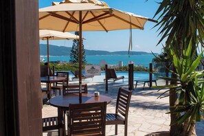 Breakfast, lunch and dinner served  - Pousada do Arvoredo (Bombinhas)