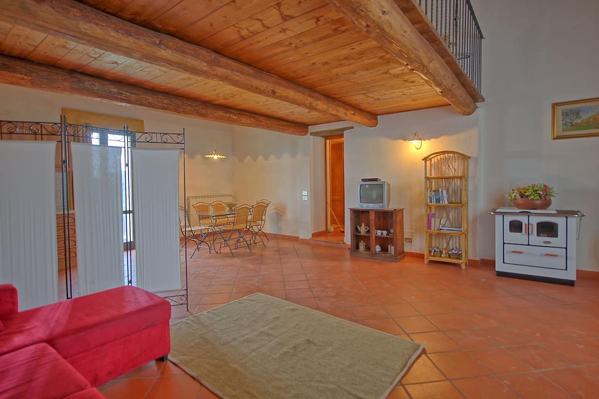 Panoramic Apartment, 2 Bedrooms (Ciliegio 13) | 5 bedrooms, free cribs/infant beds, free WiFi, bed sheets