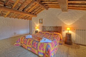 Free cots/infant beds, free WiFi, bed sheets - Fattoria i Ciliegi (Pontassieve)