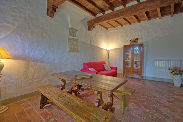 Panoramic Apartment, 2 Bedrooms (Ciliegio 4) | In-room dining