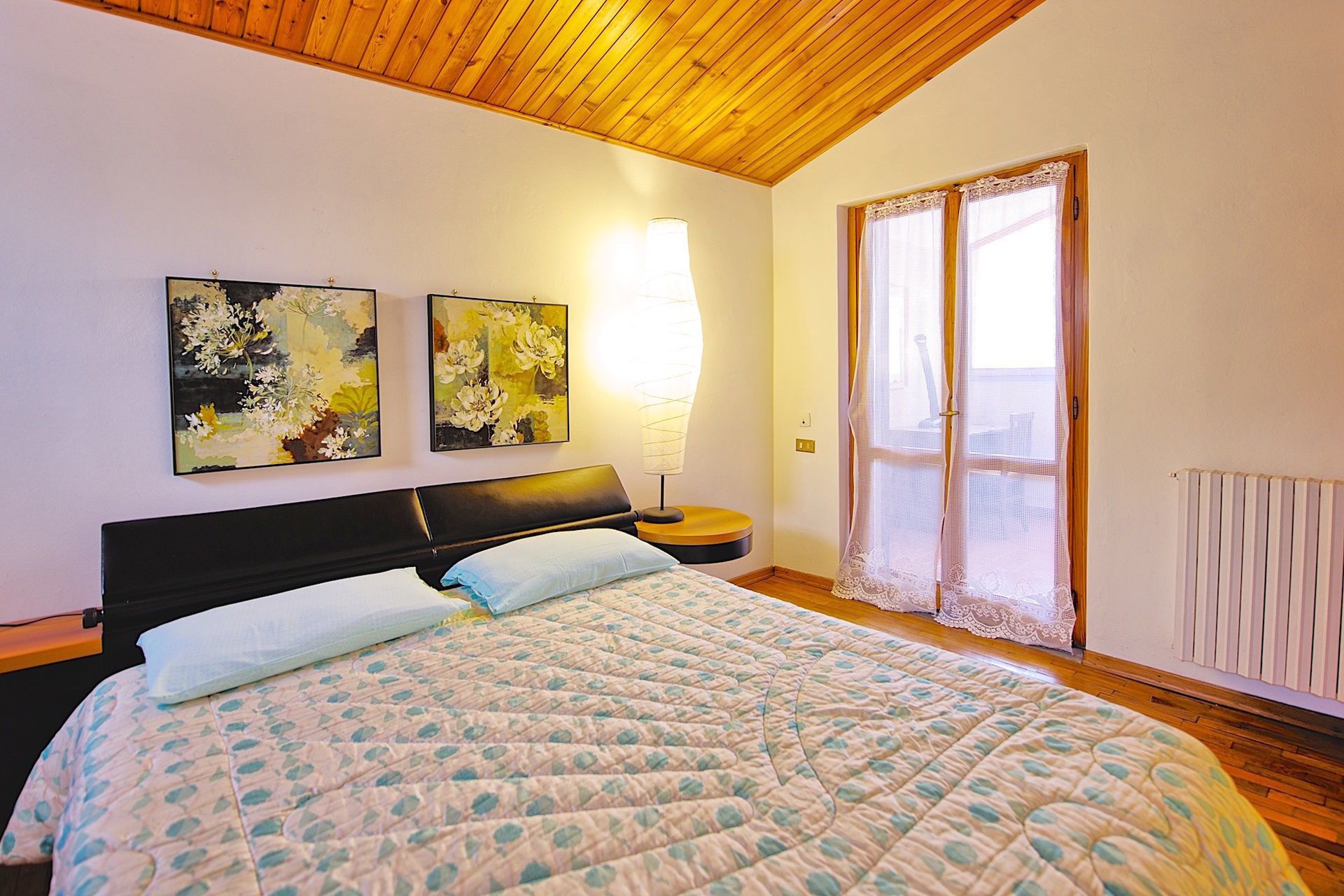 4 habitaciones, cunas, wifi gratis y ropa de cama 