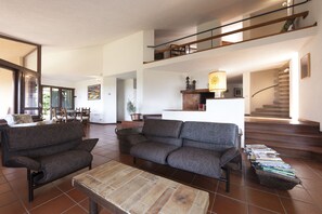 House, 3 Bedrooms (Villa Le Murate) | Living area | Flat-screen TV - Villa Le Murate (Passignano sul Trasimeno)