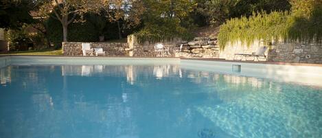 Piscine extérieure (ouverte en saison)