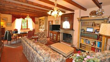 Villa, 4 Schlafzimmer (Villa San Savino) | Wohnzimmer | Flachbildfernseher