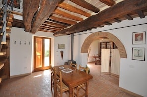 In-room dining - Poggio Del Sole (Cortona)