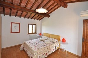 3 habitaciones, escritorio, cunas y wifi gratis 