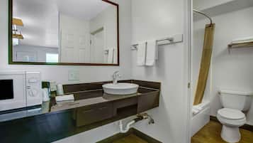 Ensemble douche/baignoire, serviettes fournies