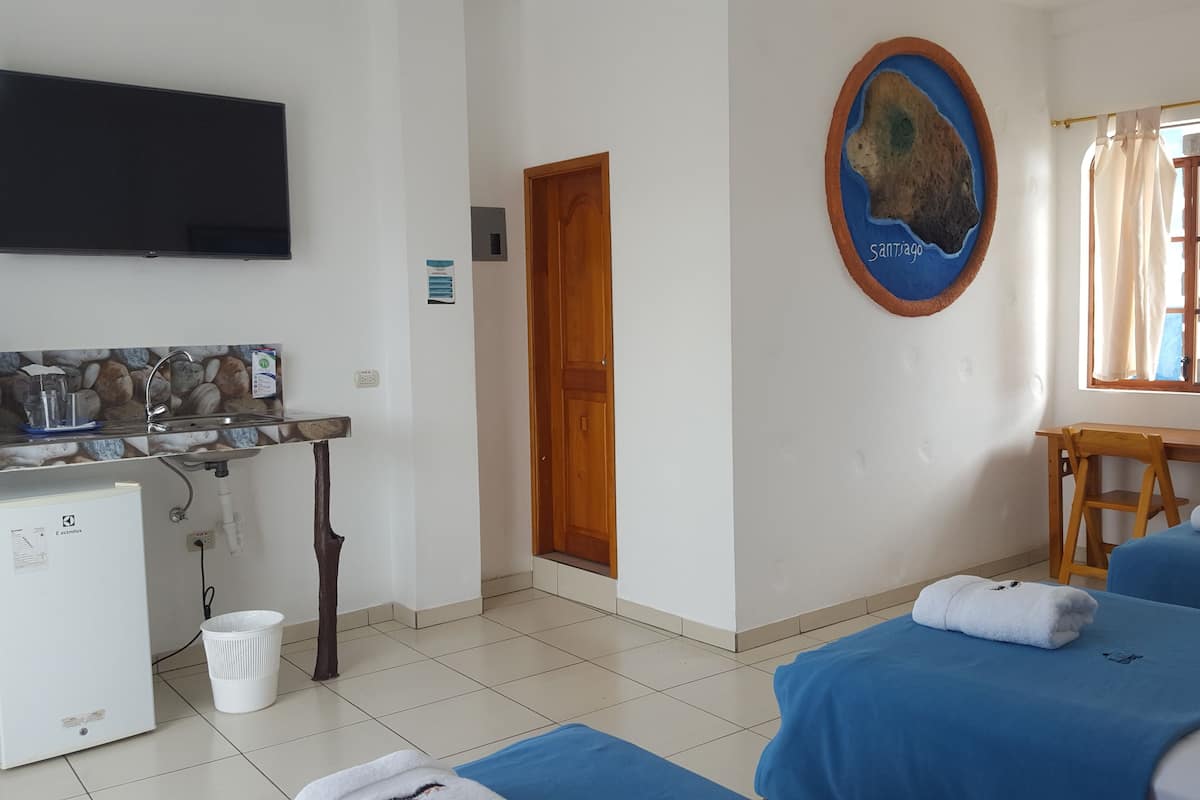 standard triple room | mini fridge