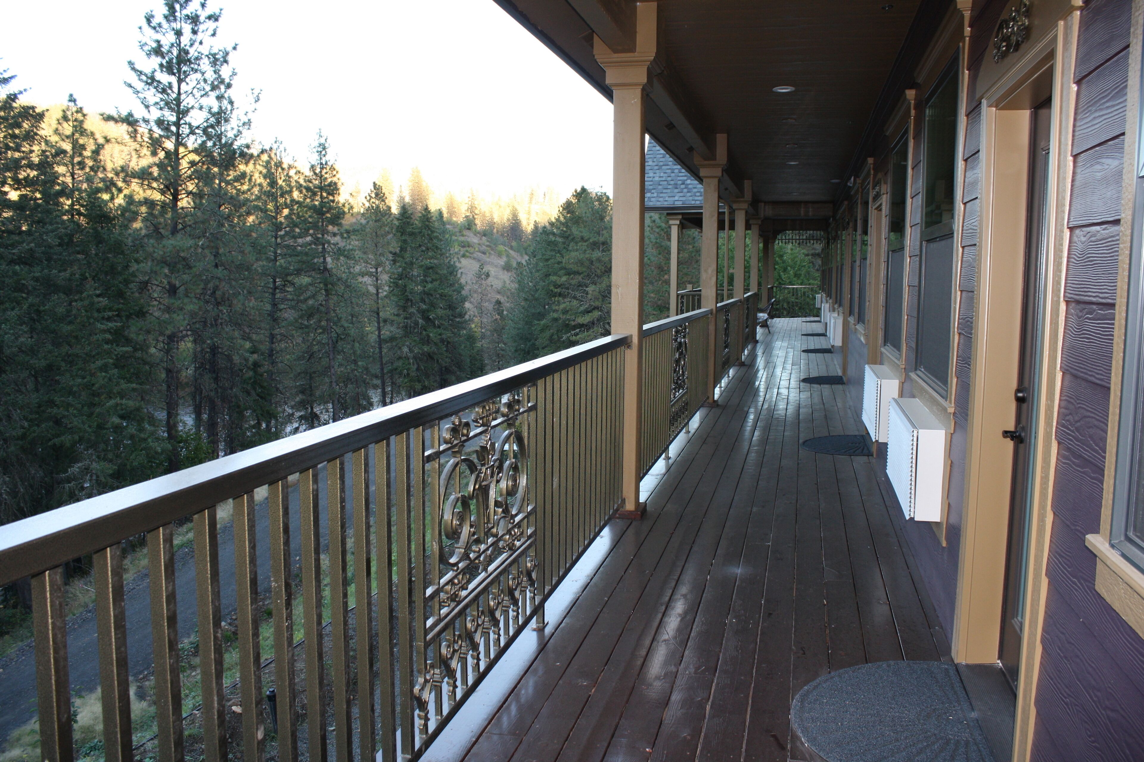 奢华客房, 1 张特大床, 按摩浴缸, 河景 | 露台