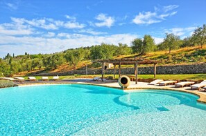 Seasonal outdoor pool, pool loungers - Villa Ferdinando (Poggibonsi)