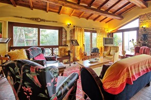 Villa, 3 Bedrooms, Hill View (Casa Vania) | Living area