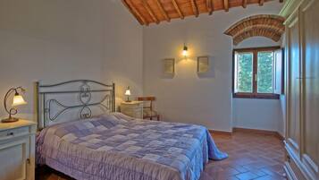 1 bedroom, free cots/infant beds, rollaway beds, free WiFi