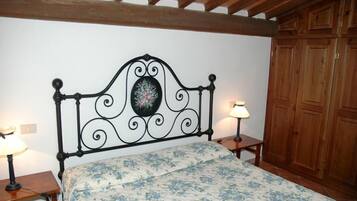 Villa panoramica, 2 camere da letto | 2 camere, una scrivania, culle/letti per bambini (a pagamento)