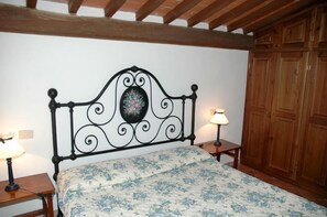 Panoramic Villa, 2 Bedrooms | 2 bedrooms, desk, cots/infant beds, free WiFi - Cuccardino (Bibbona)