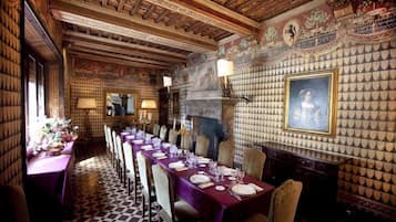 Departamento panorámico, varias habitaciones (Castello Leopoldo) | Servicio a la habitación