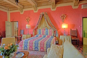 11 habitaciones, escritorio, wifi gratis y ropa de cama 