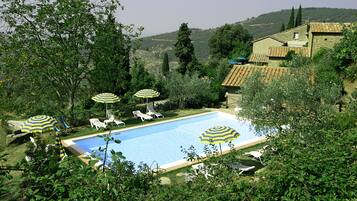 Alberca al aire libre por temporada