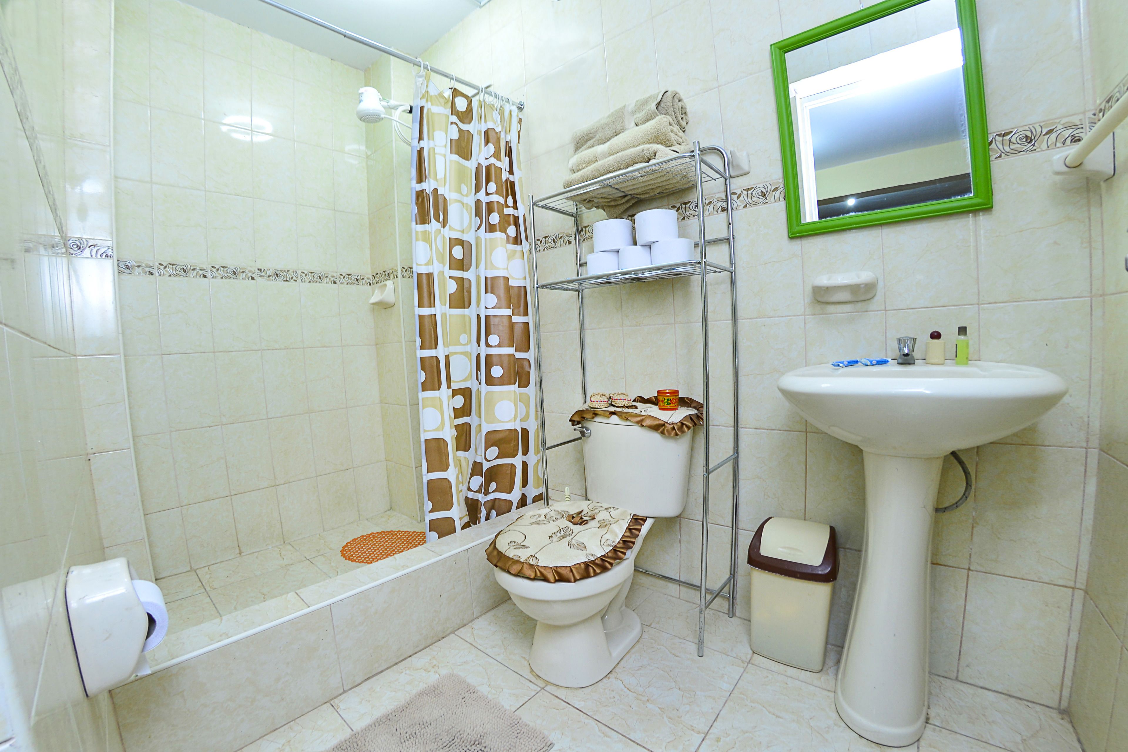 Comfort Double Room, 1 Bedroom, City View | Bathroom | Shower, free toiletries, towels