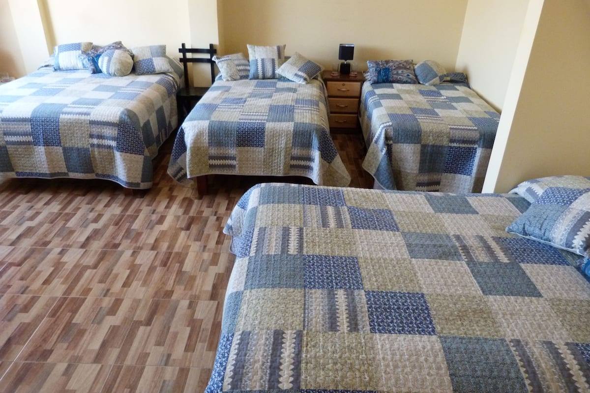 Kamar Quadruple | Brankas, Wi-Fi gratis, dan seprai linen