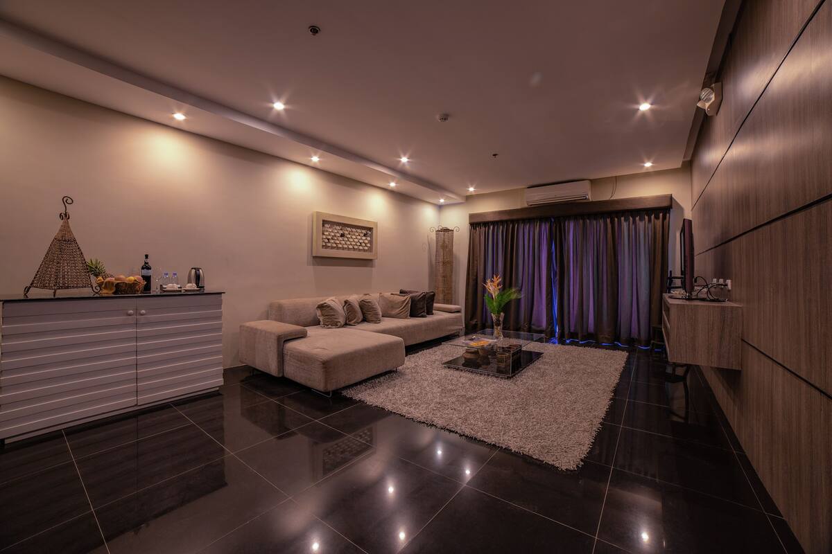 Presidential Suite, Garden View | Living area | Flat-screen TV