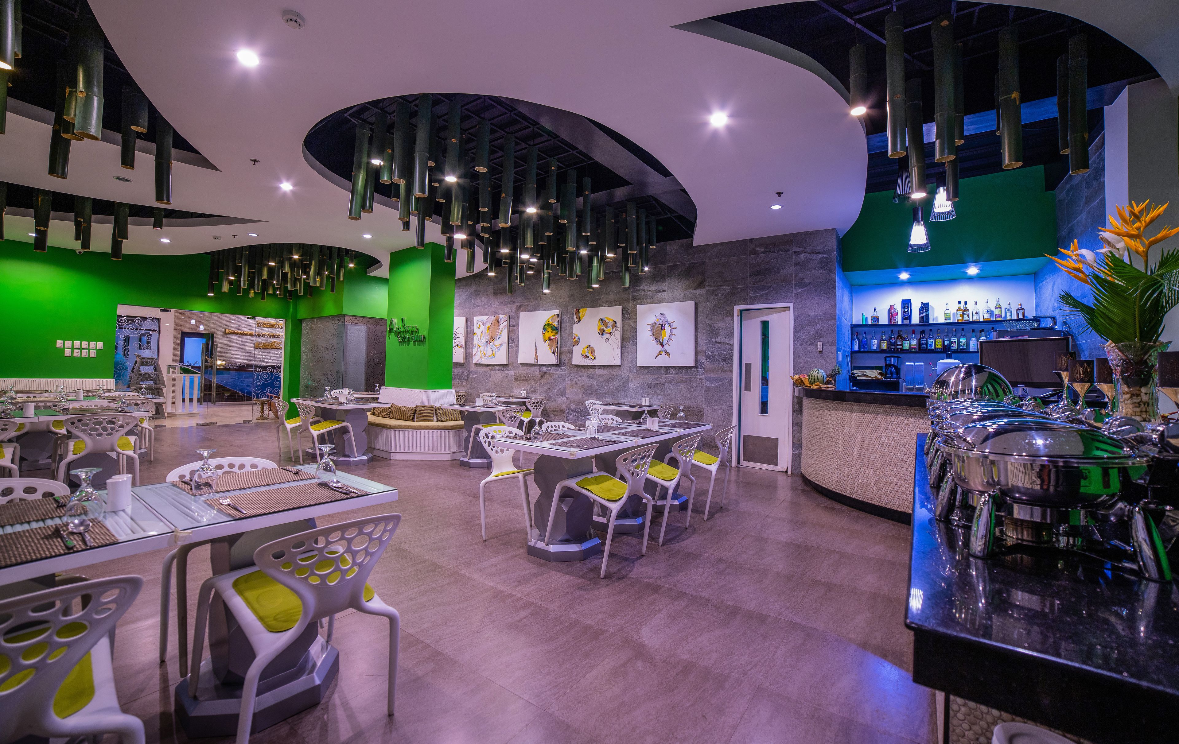 breakfast, lunch, dinner served; seafood